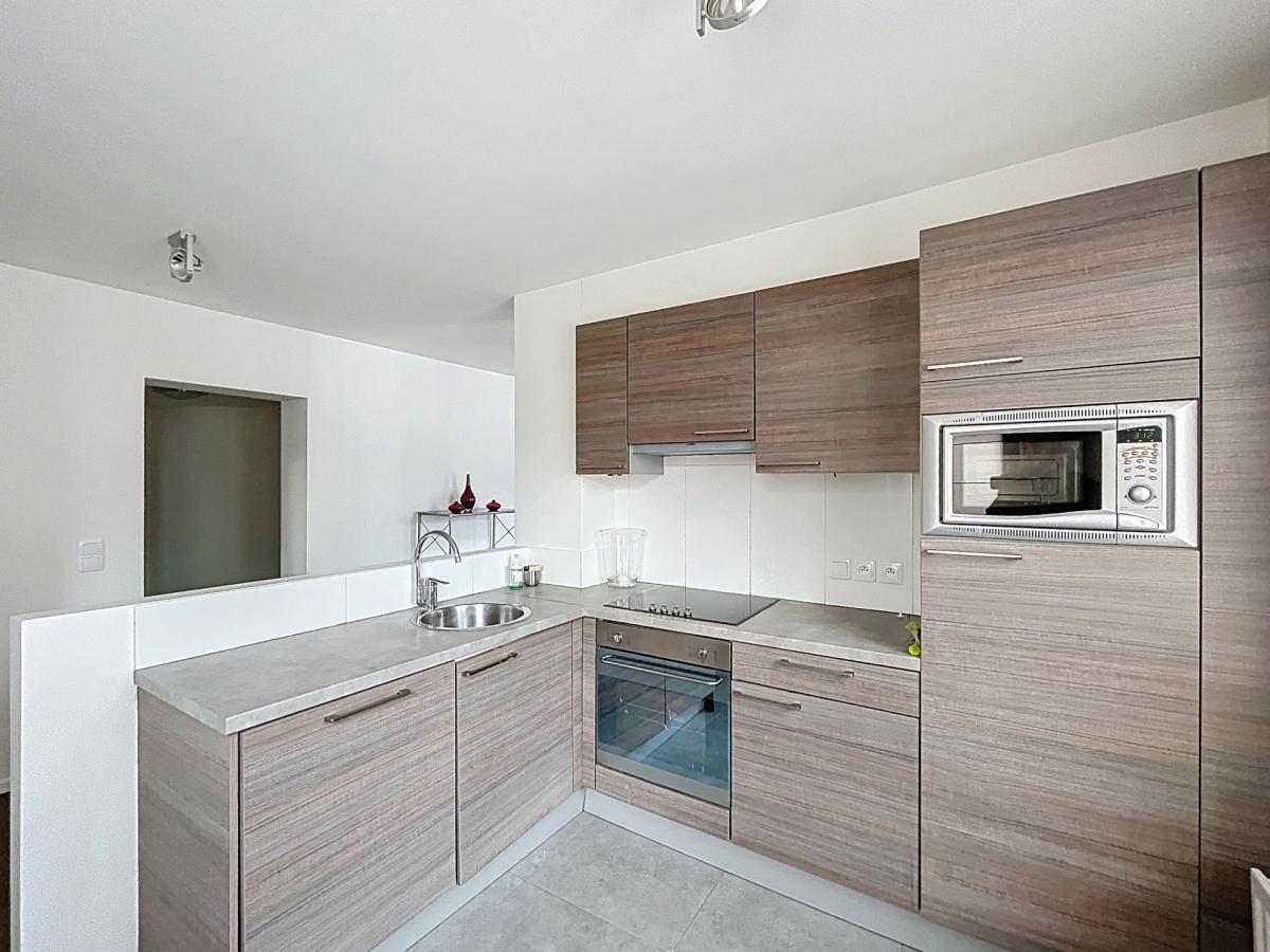 Congrès/Parc Royal : Super appartement 2 chambres meublé 