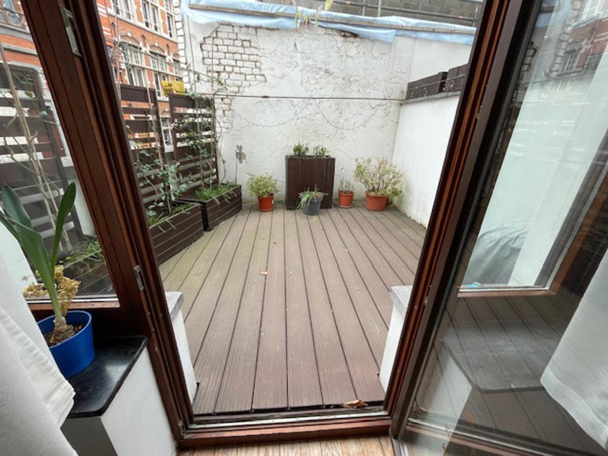 Cinquantenaire: maison rénovée terrasse 3ch., bur., dressing