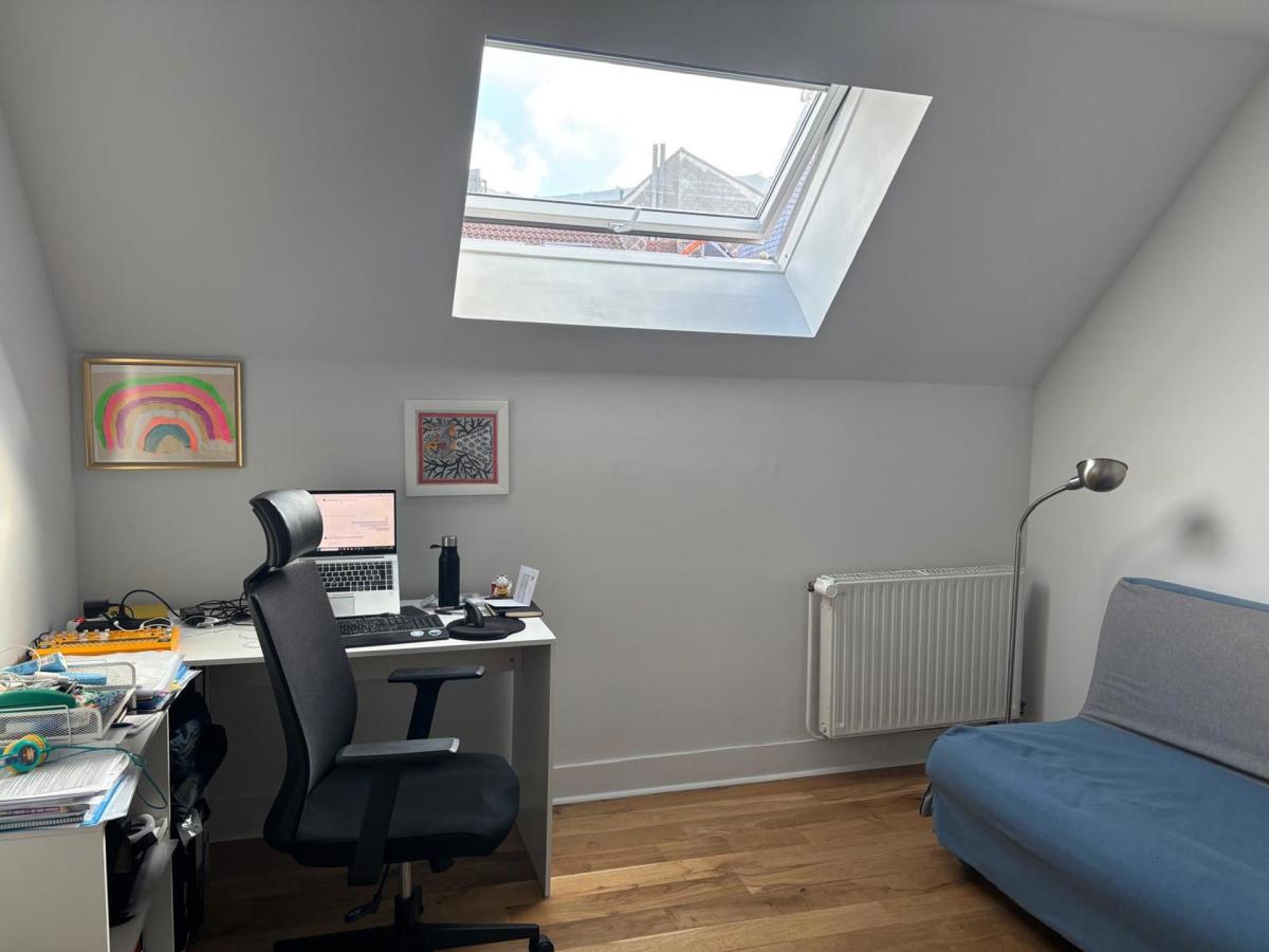 Cinquantenaire: maison rénovée terrasse 3ch., bur., dressing