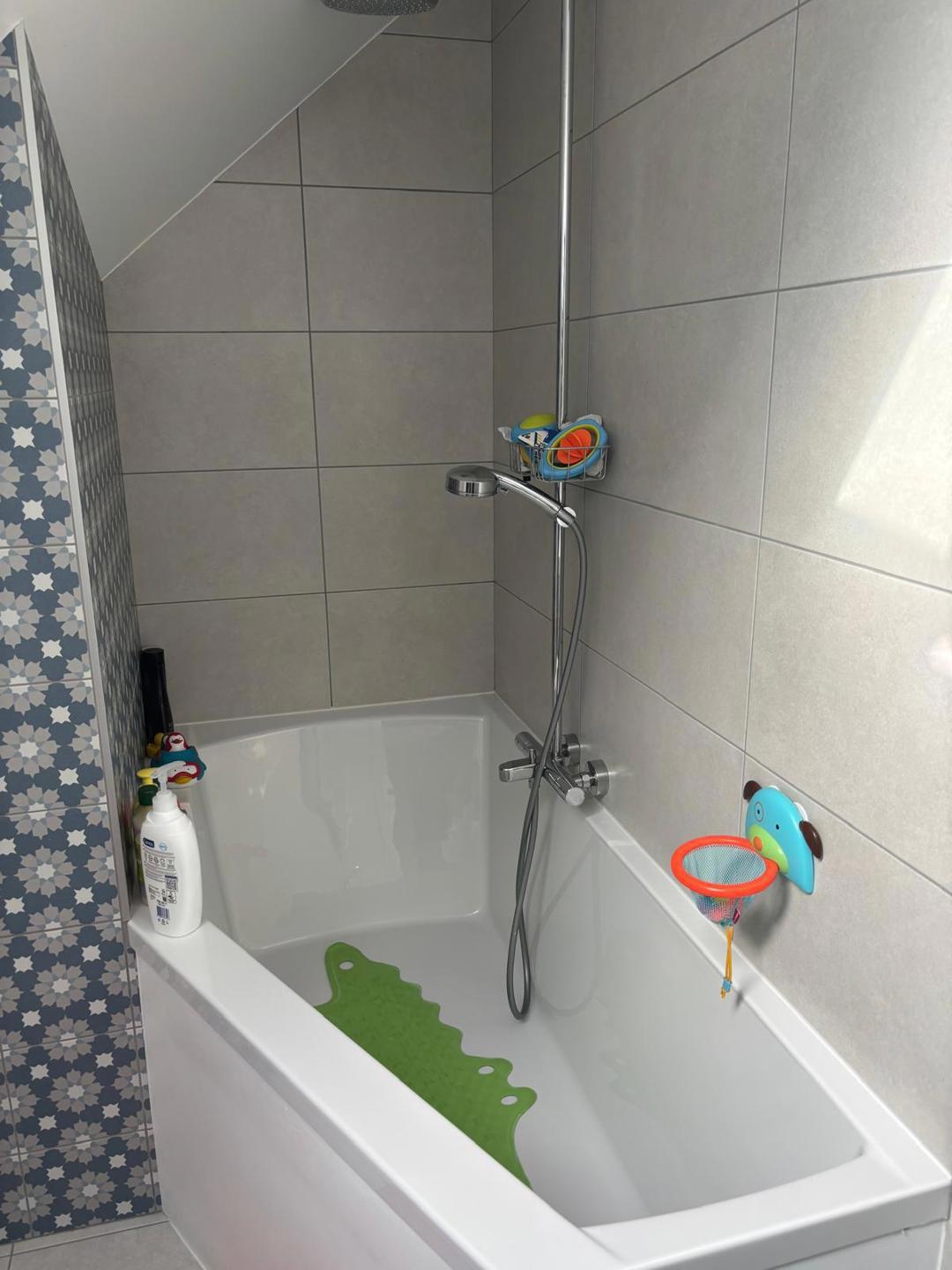 Cinquantenaire: maison rénovée terrasse 3ch., bur., dressing