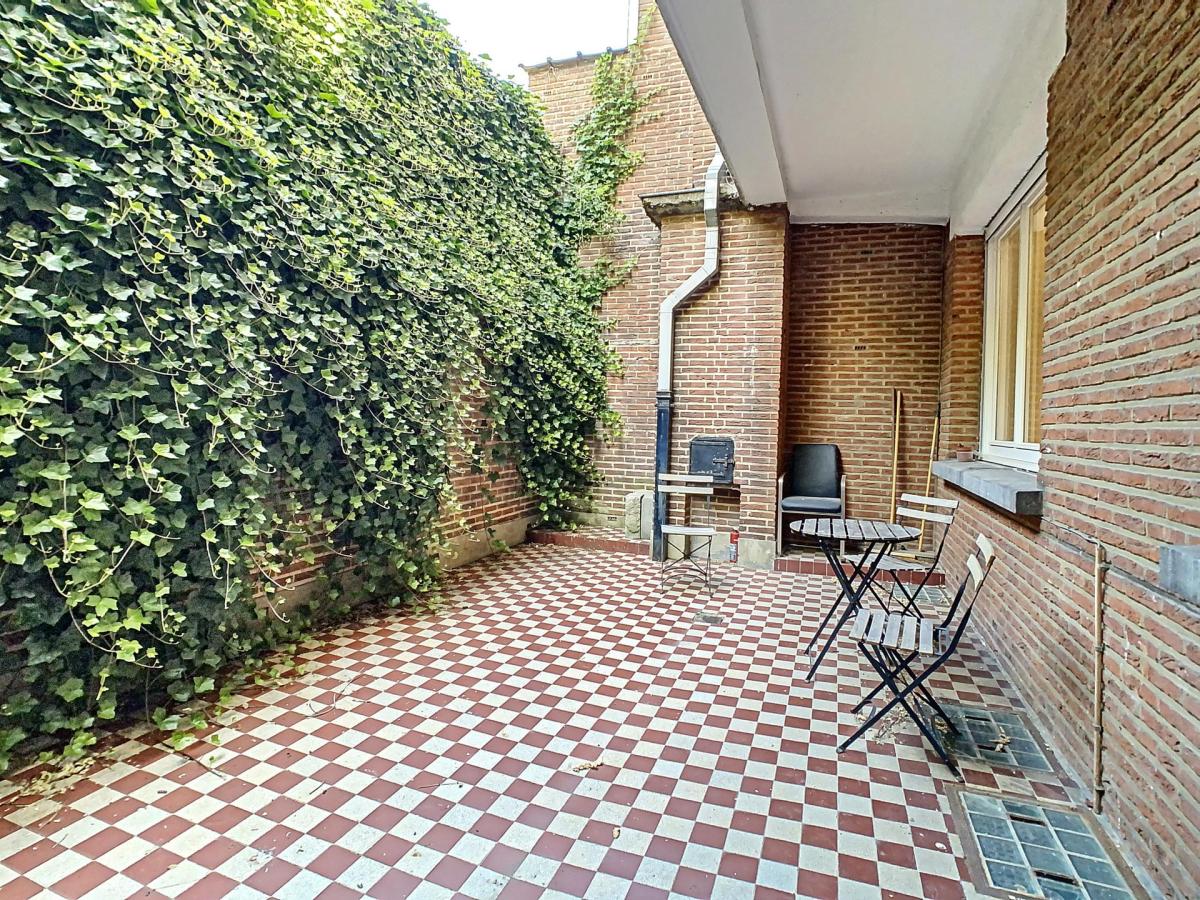 Place Brugmann : Commerce à louer