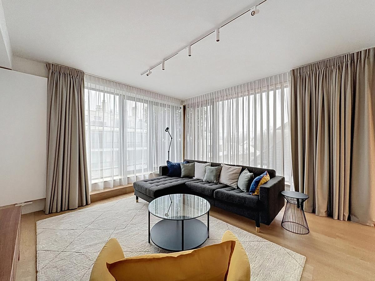 Montgomery/Cinquantenaire: Somptueux penthouse meublé neuf