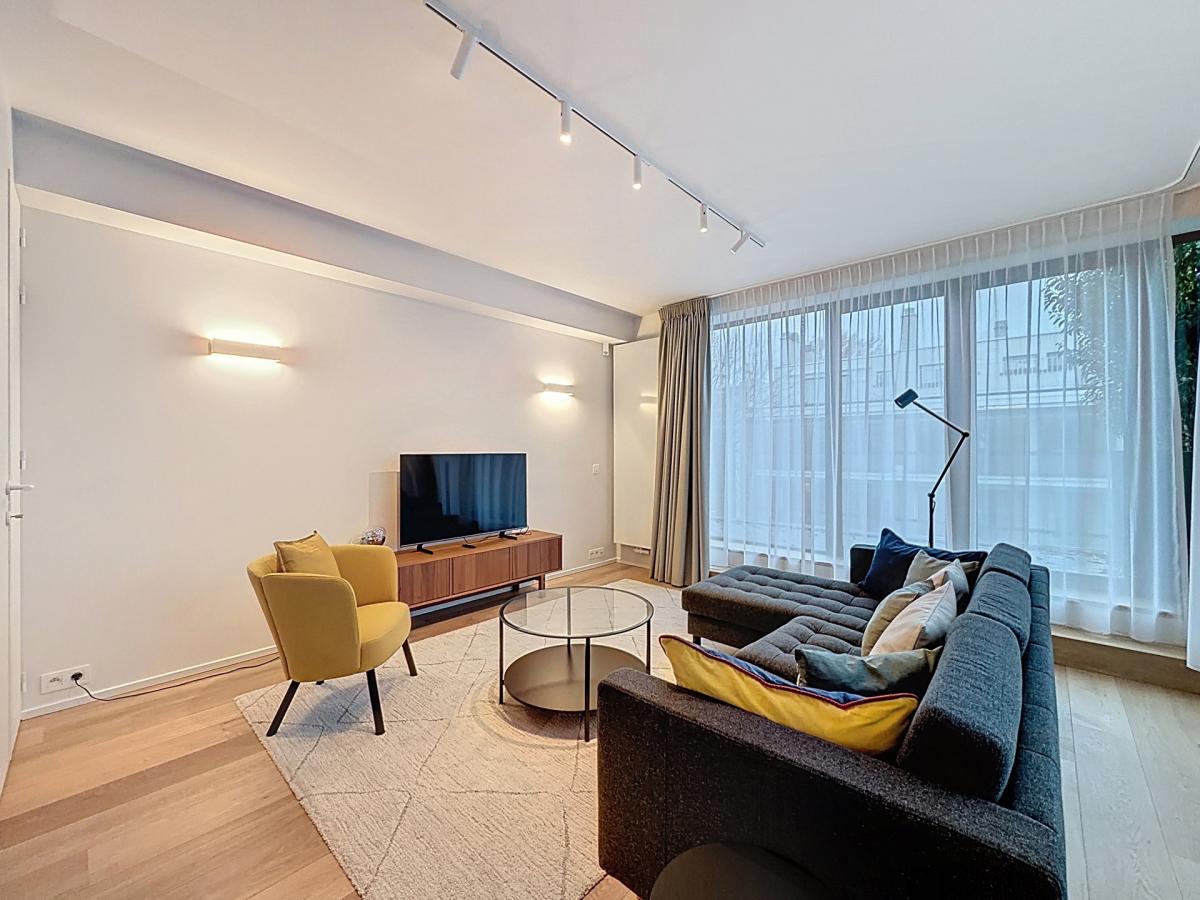 Montgomery/Cinquantenaire: Somptueux penthouse meublé neuf