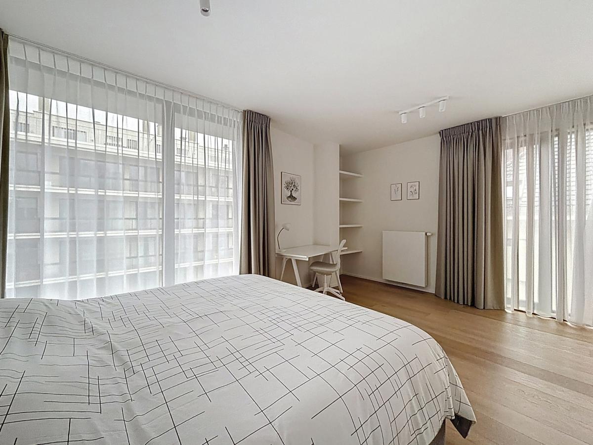 Montgomery/Cinquantenaire: Somptueux penthouse meublé neuf