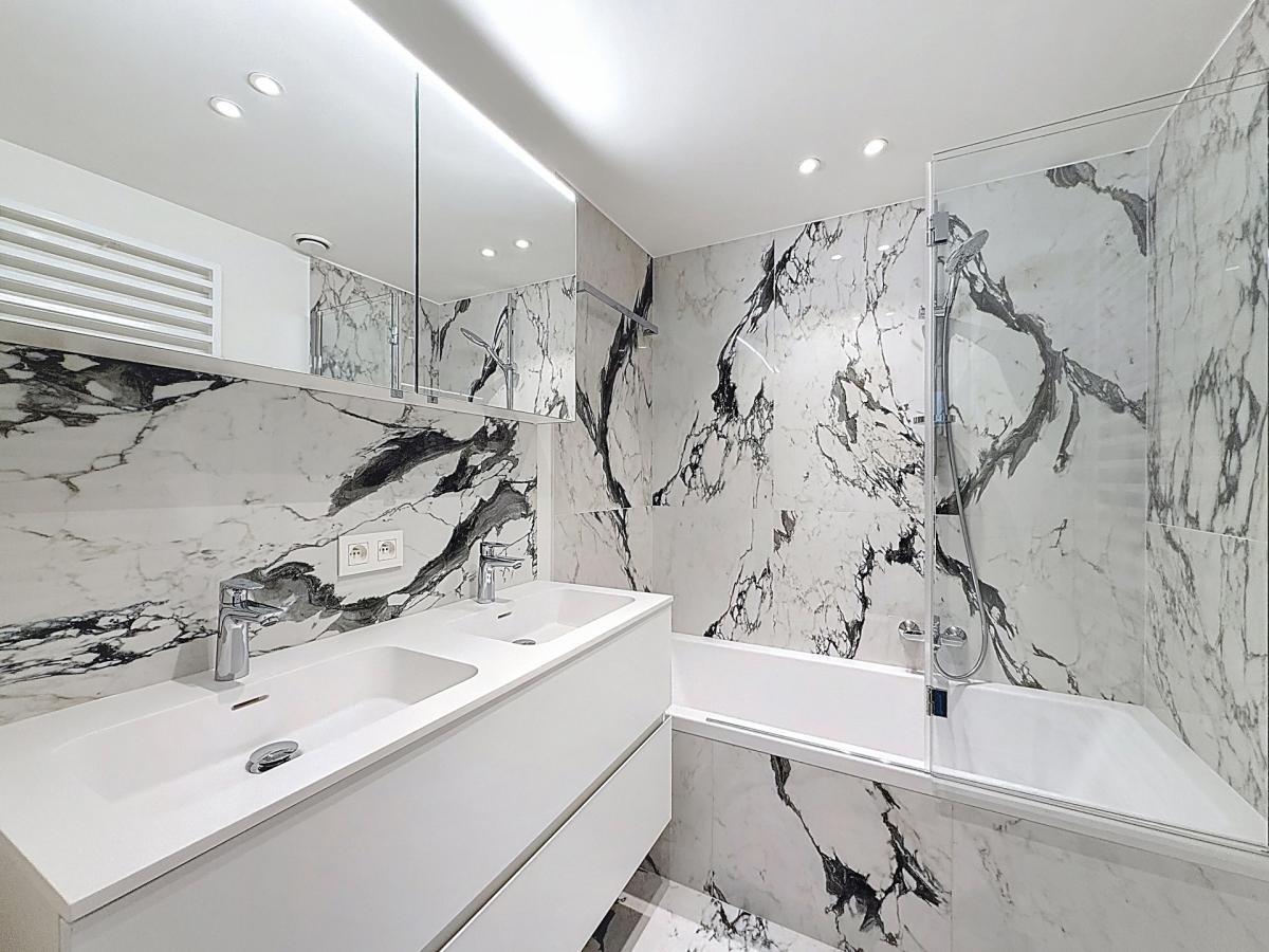 Montgomery/Cinquantenaire: Somptueux penthouse meublé neuf