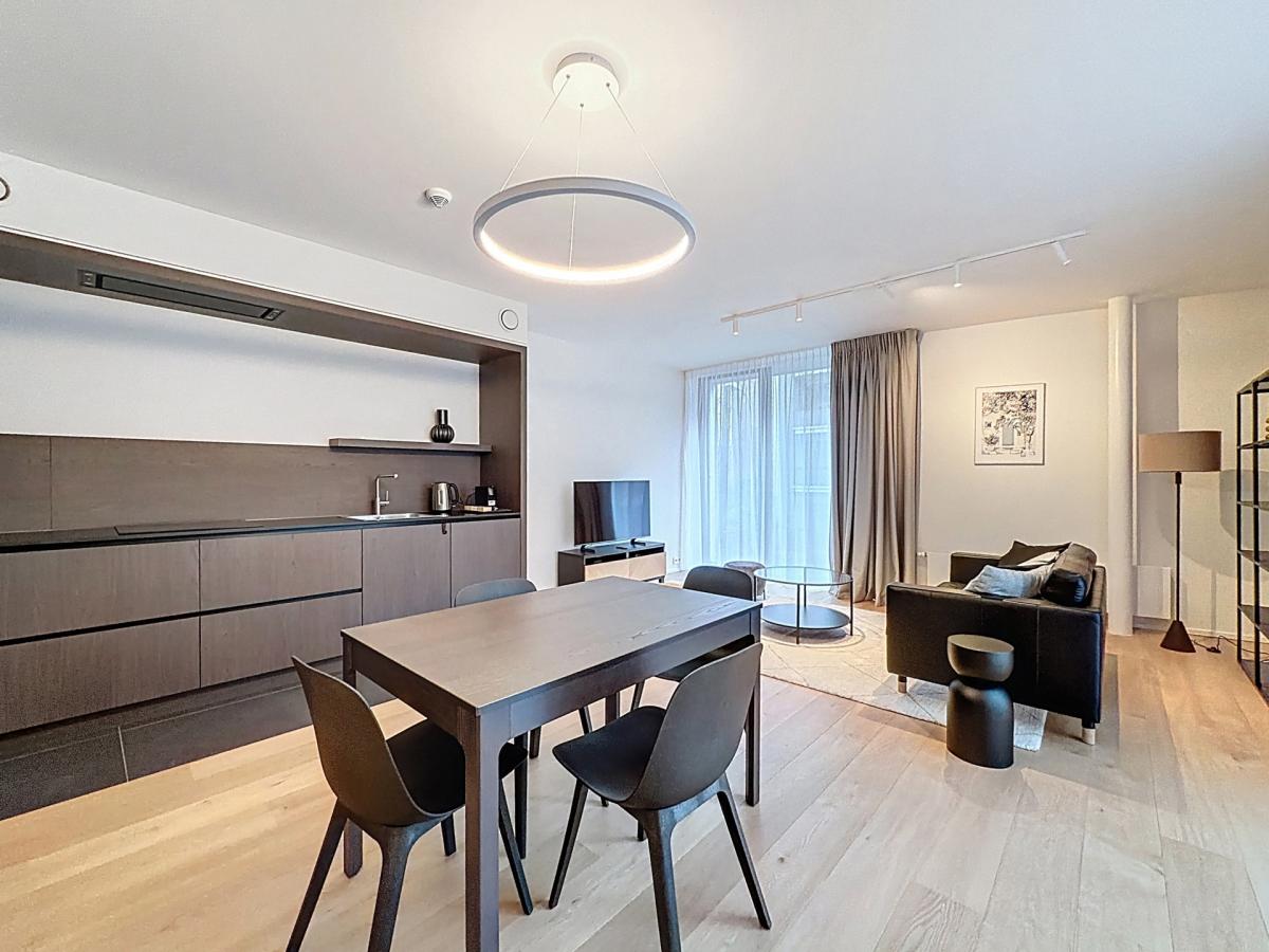 Montgomery/Cinquantenaire: Somptueux appartement meublé neuf