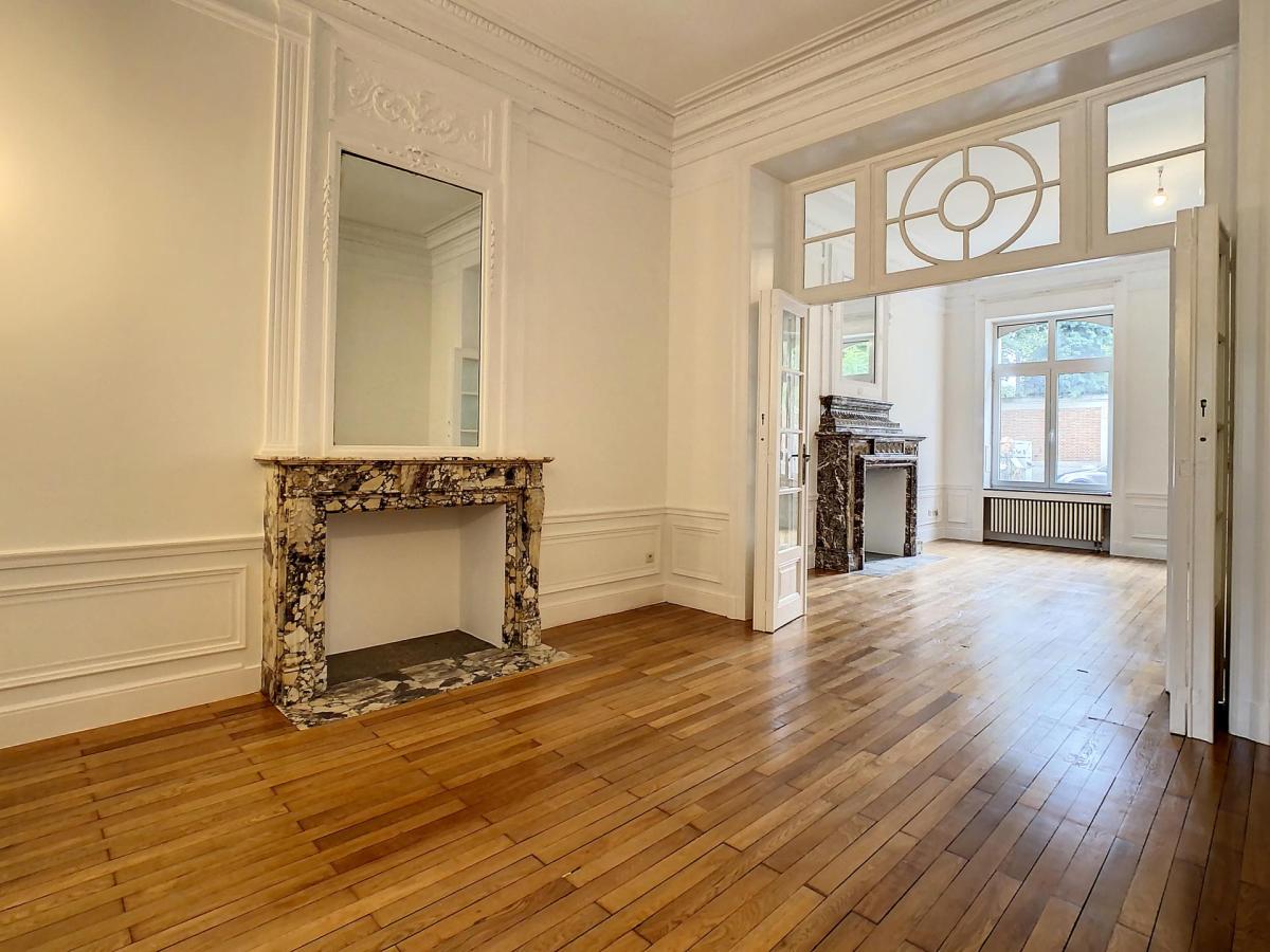 Place Brugmann : Superbe rez-de-chaussée avec jardin