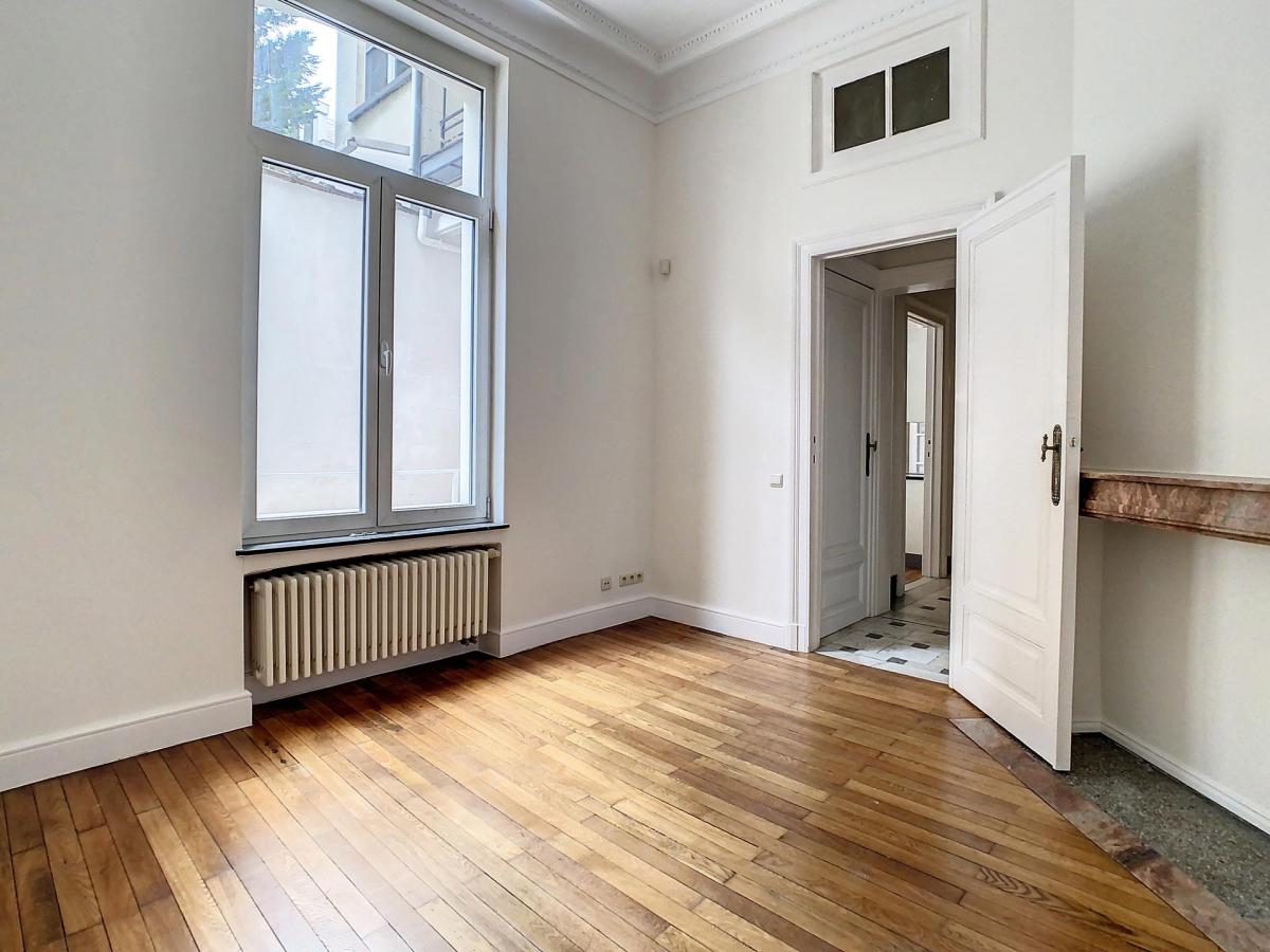 Place Brugmann : Superbe rez-de-chaussée avec jardin