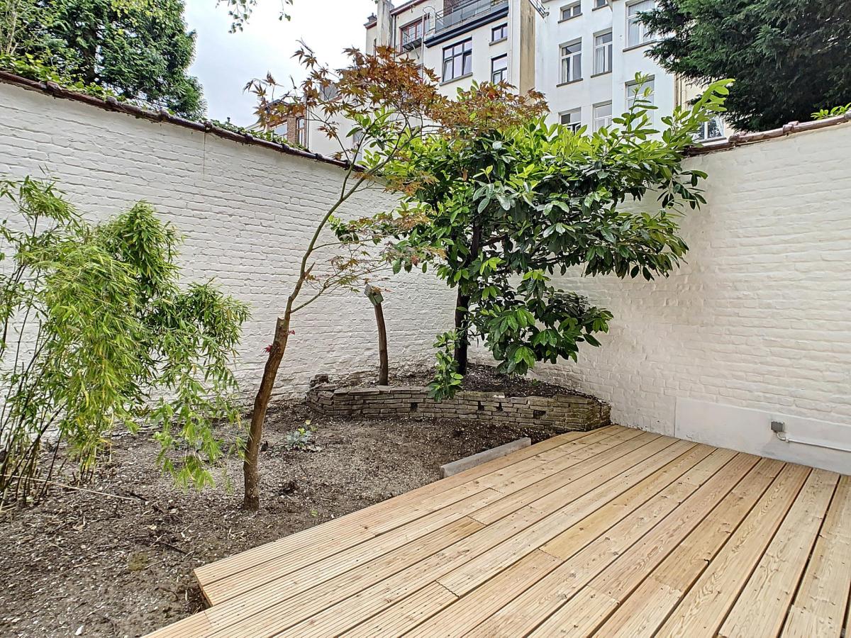 Place Brugmann : Superbe rez-de-chaussée avec jardin
