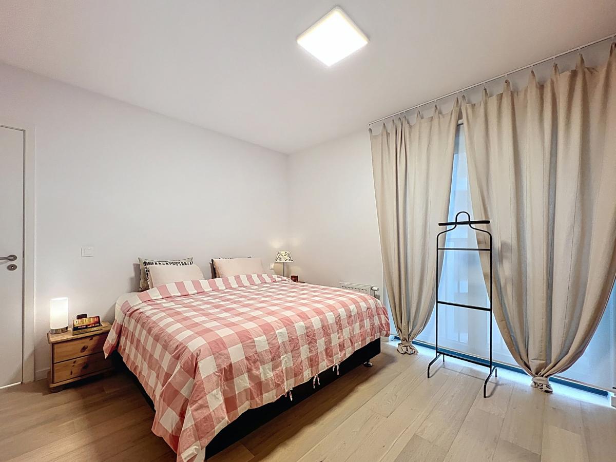 Quartier européen : Bel appartement neuf 2 ch. + terrasse