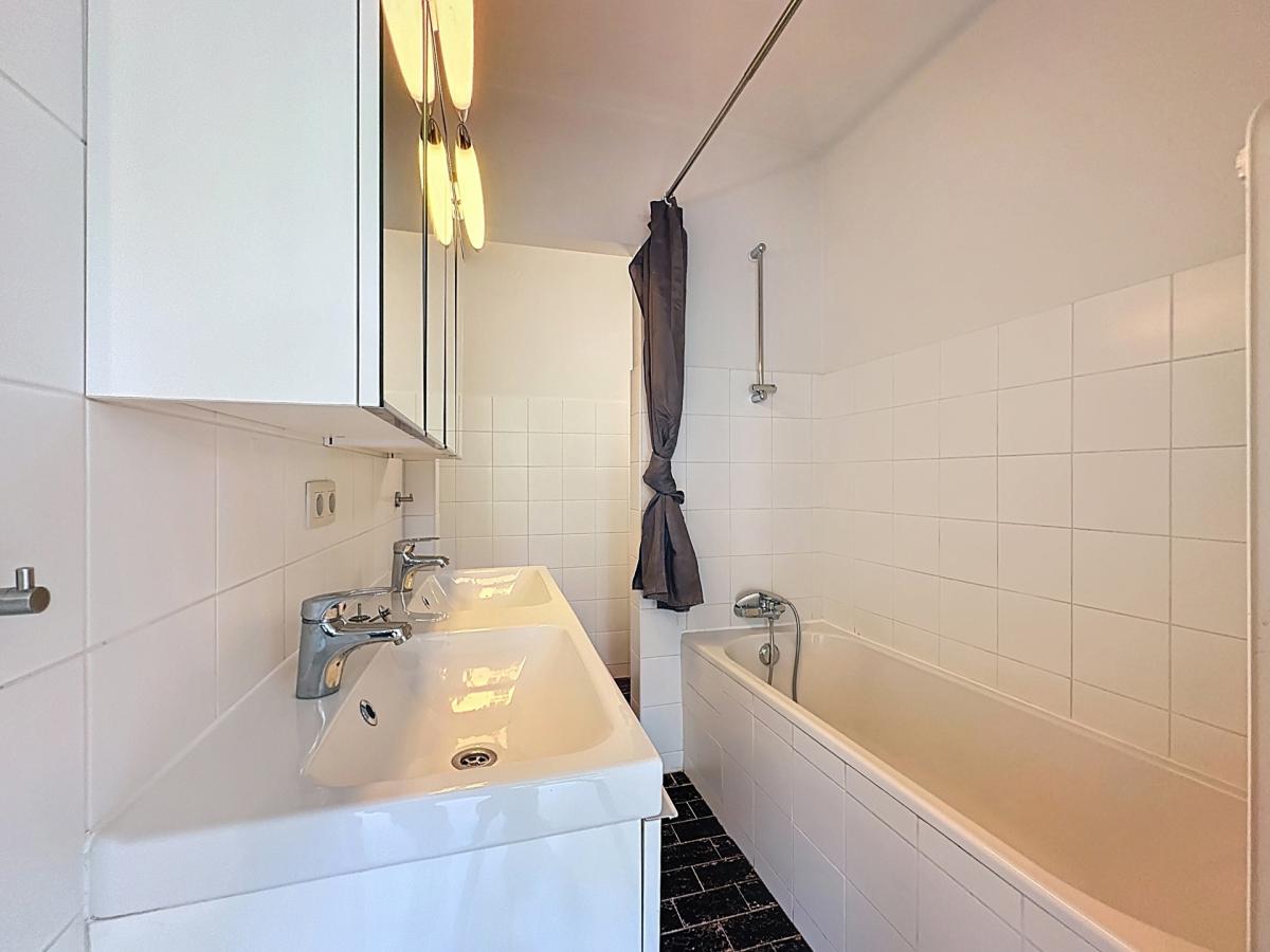 Forest, limite Uccle, lumineux appartement 3ch avec terrasse