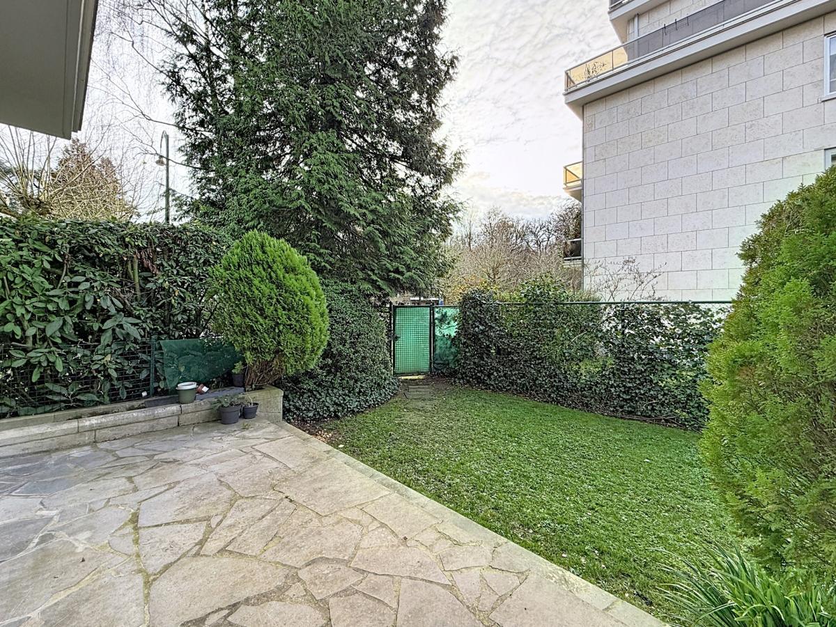 Bois de la Cambre / Roosevelt : Rez-de-chaussée avec jardin