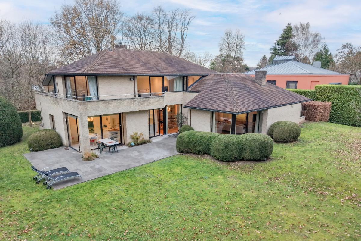 Fort Jaco: magnifique villa de ± 453 m² sur 15 ares - 5 ch.