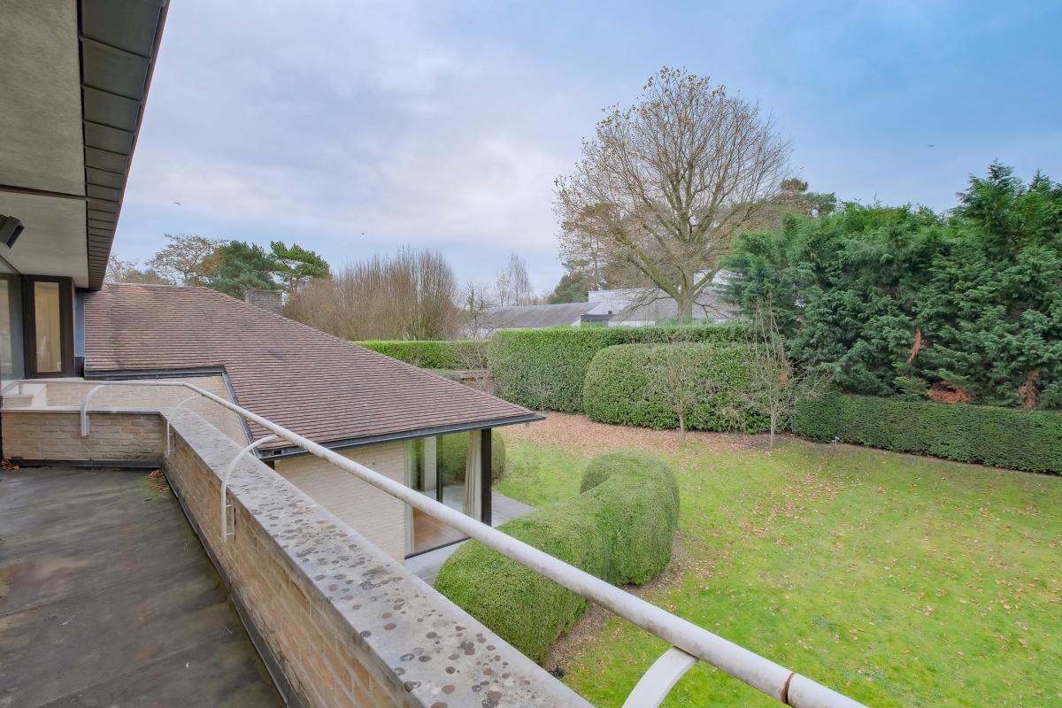 Fort Jaco: magnifique villa de ± 453 m² sur 15 ares - 5 ch.