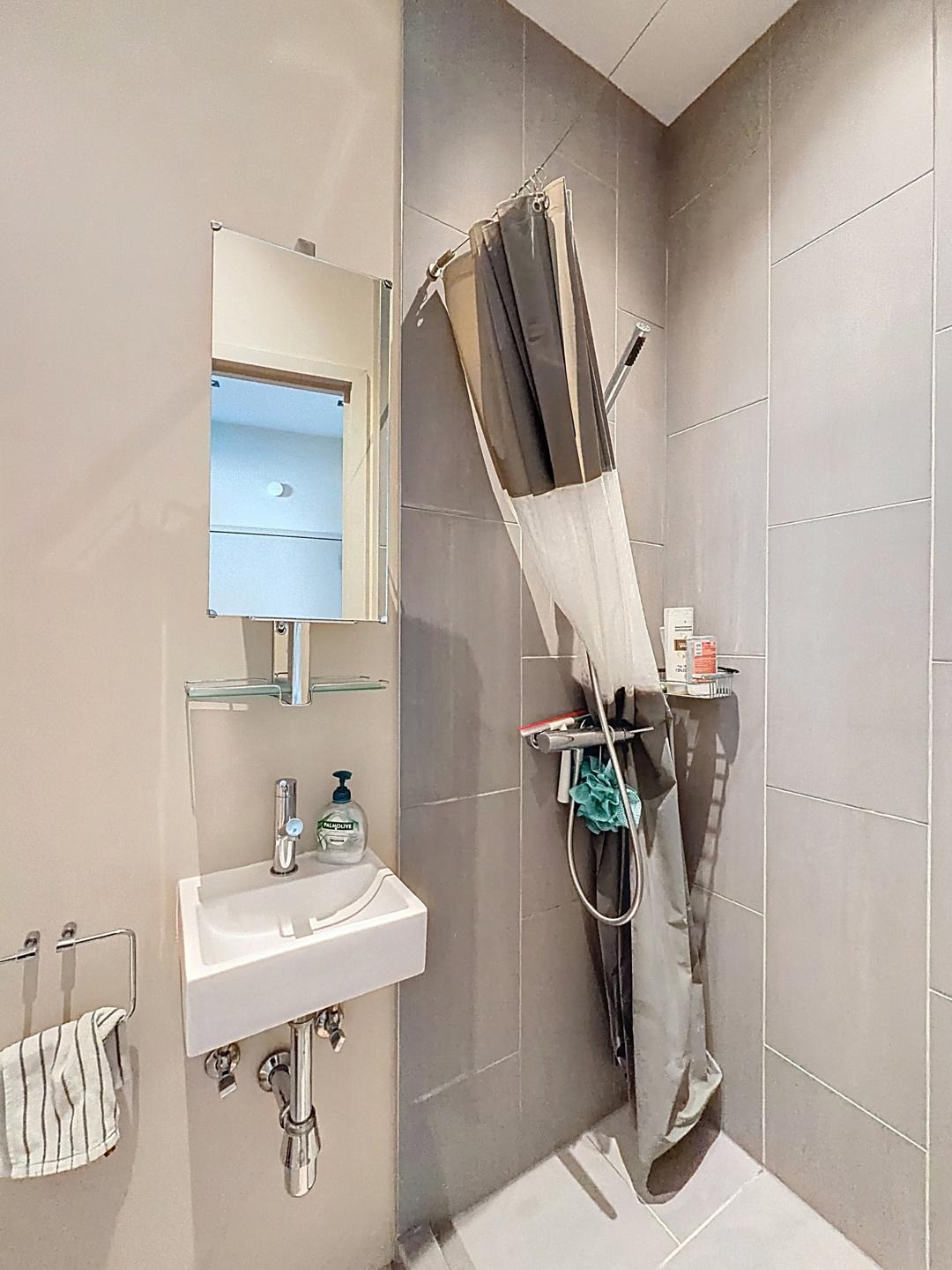 Colyns : Superbe appartement traversant avec terrasse