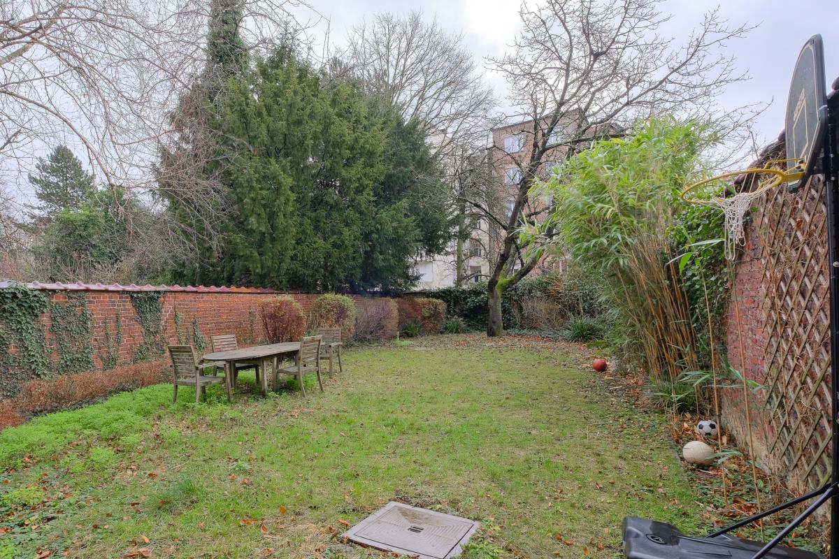Molière/Pl. C. Meunier : Appartement 2 ch, terrasse + jardin