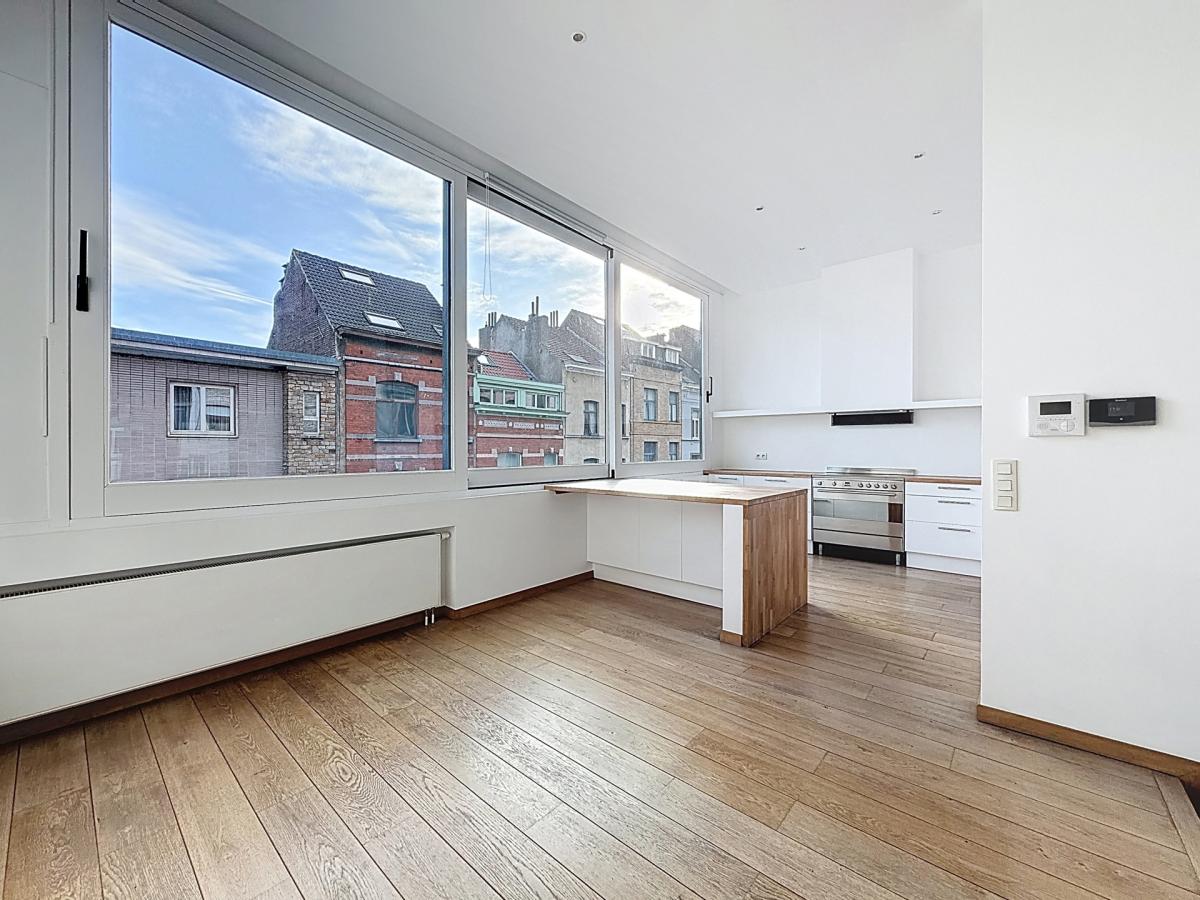 Haut de Saint-Gilles : Superbe duplex penthouse + terrasse