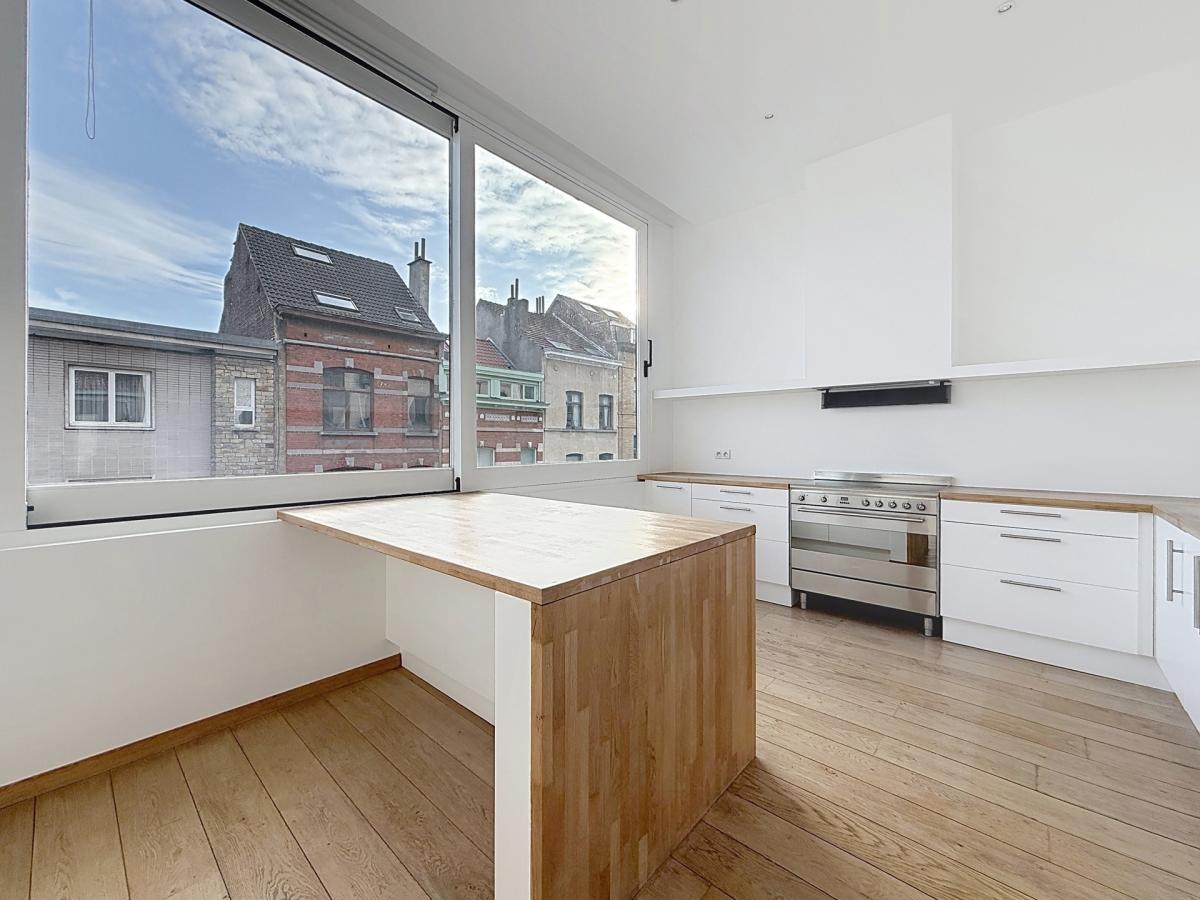 Haut de Saint-Gilles : Superbe duplex penthouse + terrasse