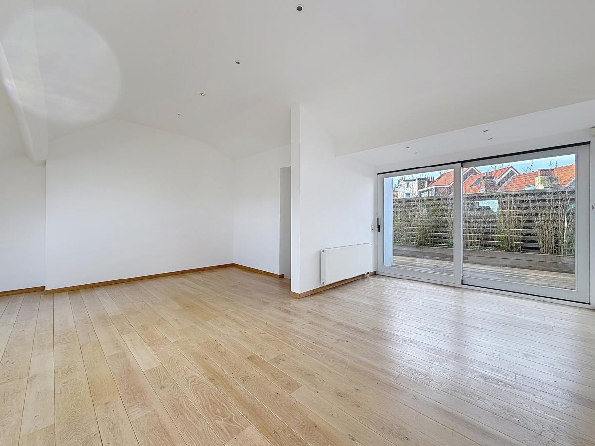 Haut de Saint-Gilles : Superbe duplex penthouse + terrasse