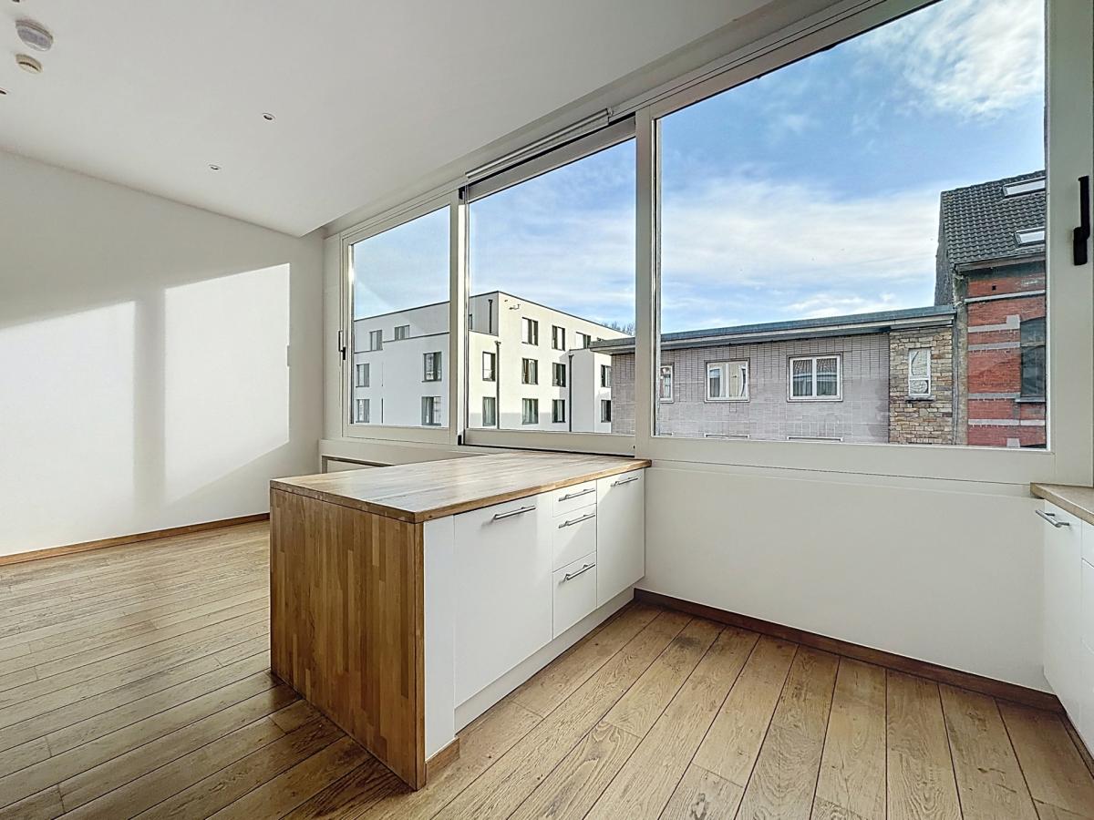 Haut de Saint-Gilles : Superbe duplex penthouse + terrasse