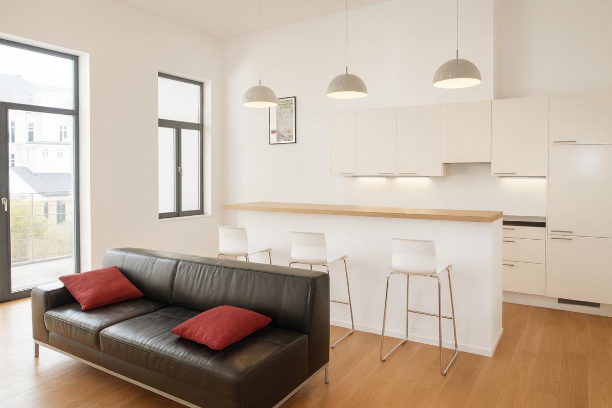 Châtelain : Beau duplex rez-de-chaussée avec jardin