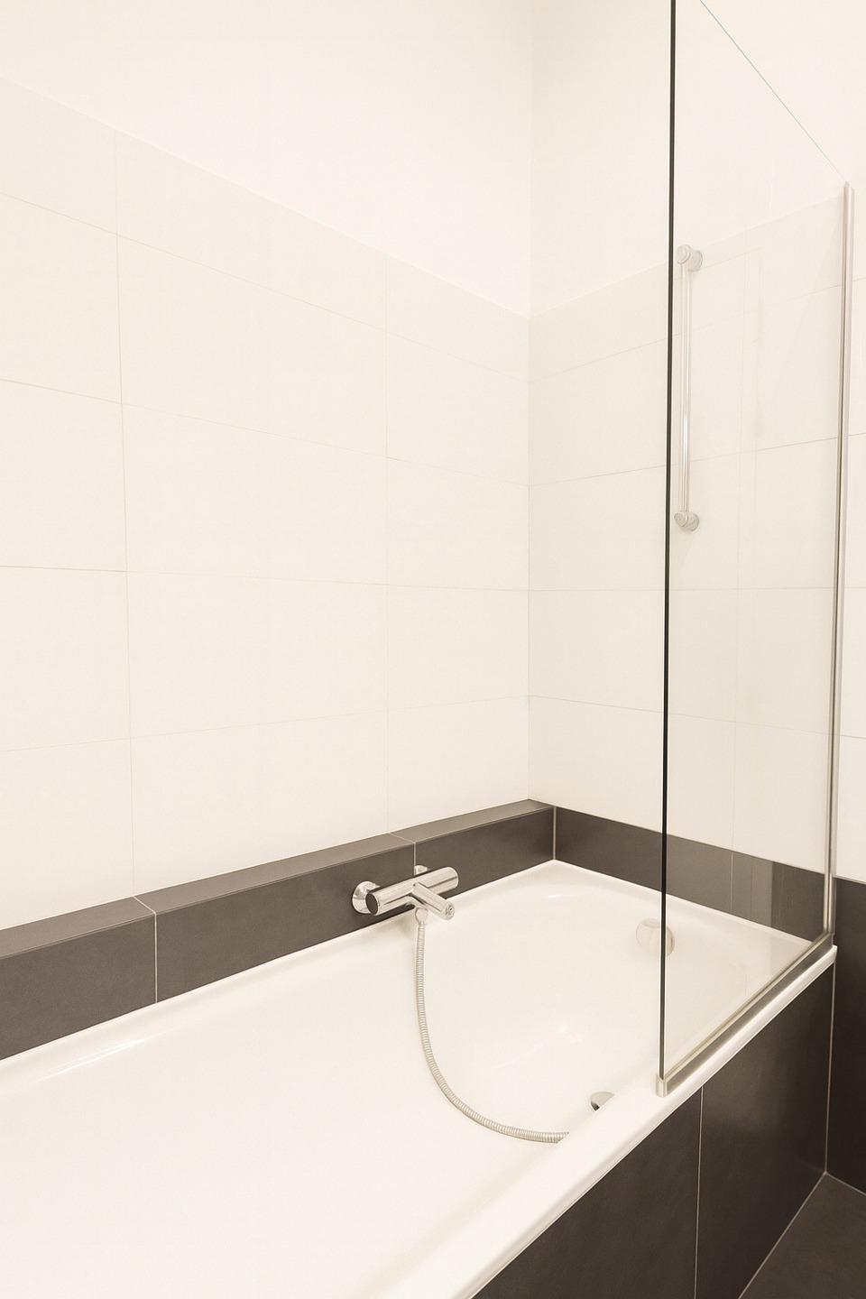 Châtelain : Beau duplex rez-de-chaussée avec jardin