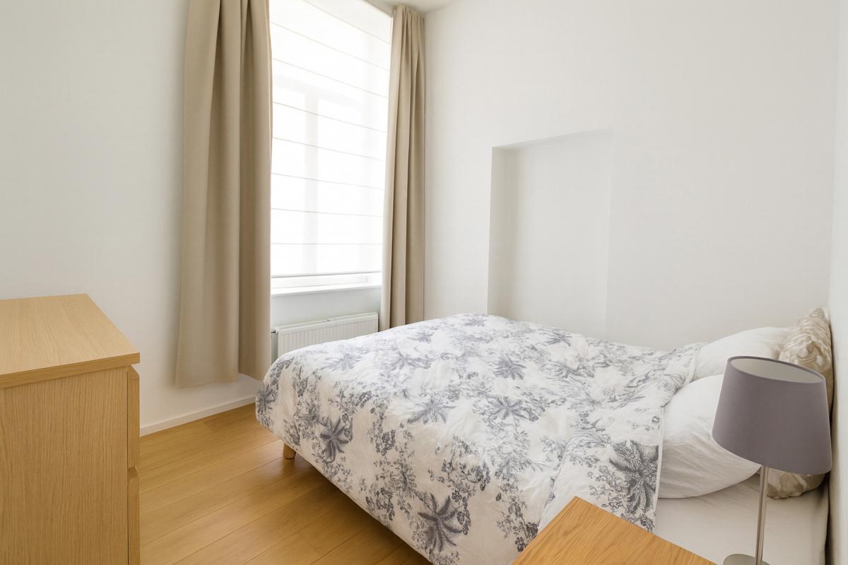 Châtelain : Beau duplex rez-de-chaussée avec jardin