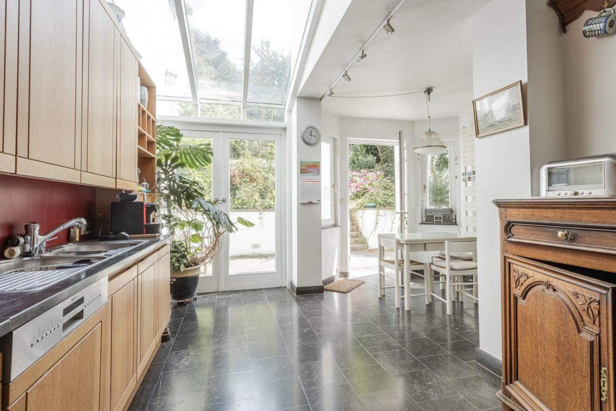 Etangs d'Ixelles: Hôtel de Maître avec 8 chambres et garage