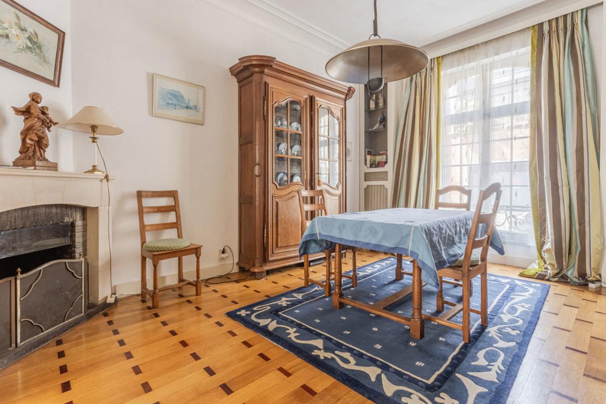 Etangs d'Ixelles: Hôtel de Maître avec 8 chambres et garage