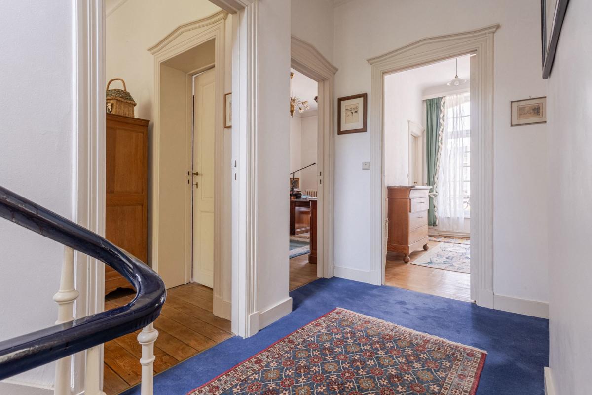 Etangs d'Ixelles: Hôtel de Maître avec 8 chambres et garage