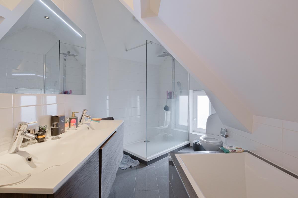 Brugmann, Vanderkindere , immeuble de  5 unités + garage