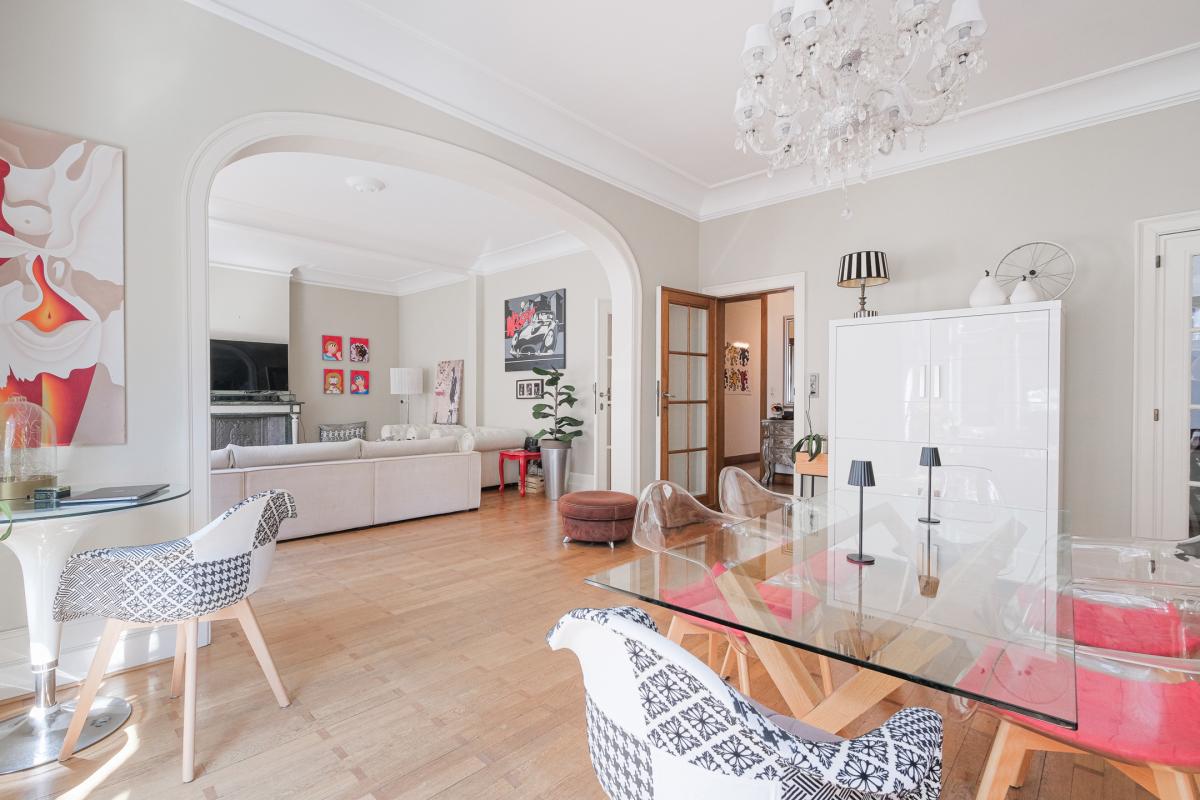 Pl. Stéphanie, superbe appartement 3 chambres + garage