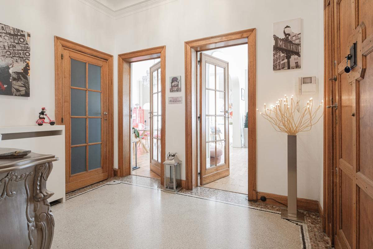 Pl. Stéphanie, superbe appartement 3 chambres + garage