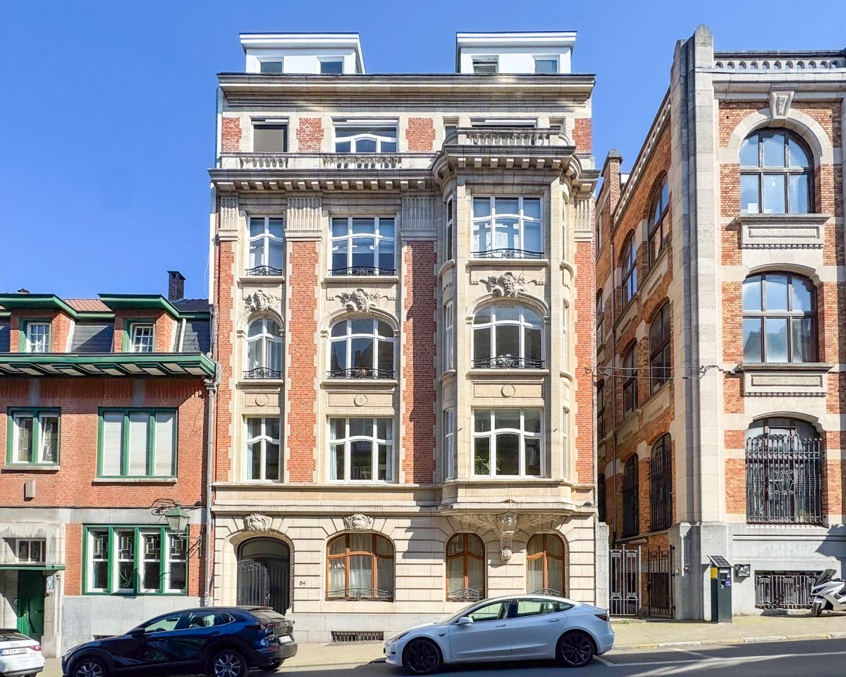 Pl. Stéphanie, superbe appartement 3 chambres + garage