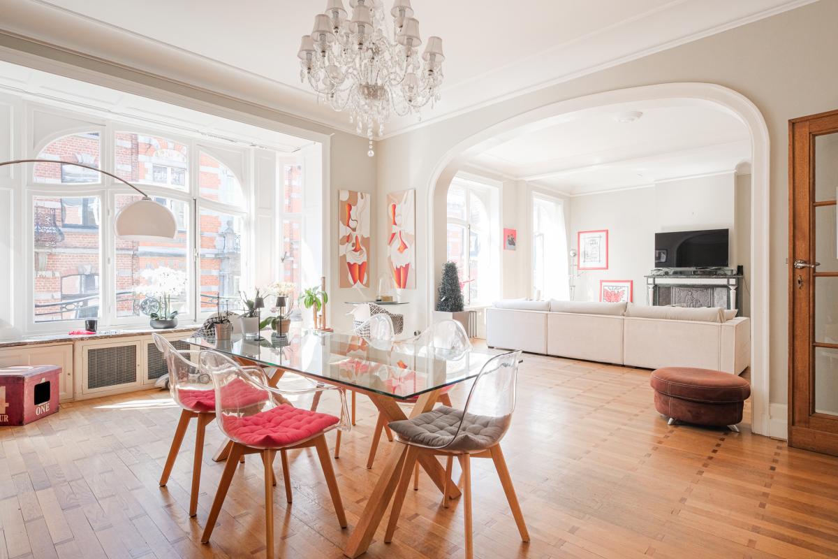 Pl. Stéphanie, superbe appartement 3 chambres + garage