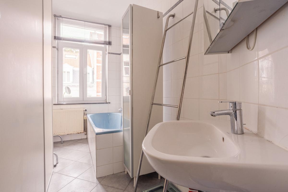 Merjay/Chatelain: maison à rénover 4 chbres - jardin