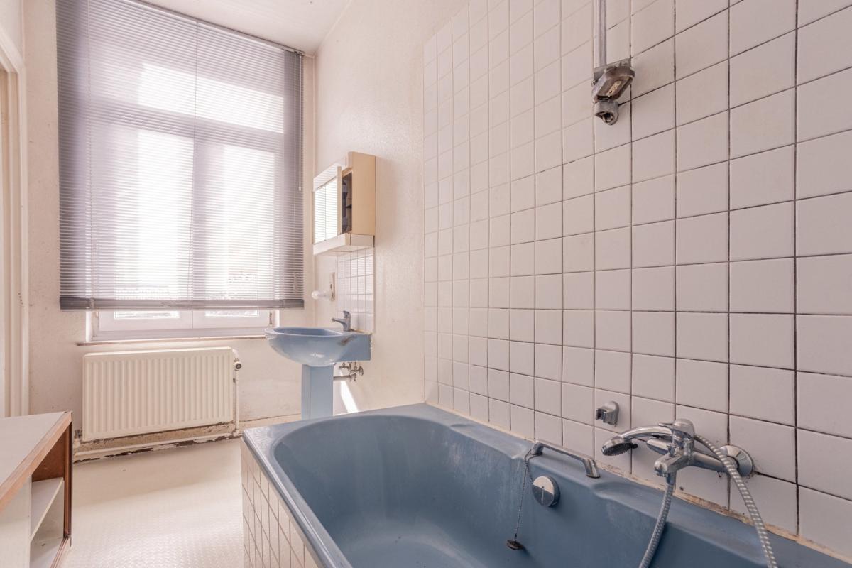 Merjay/Chatelain: maison à rénover 4 chbres - jardin