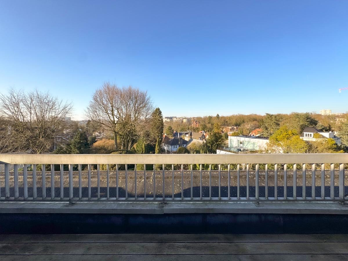 De Fré-Wolvendael, penthouse 85m² 2 ch + 3 terrasses 