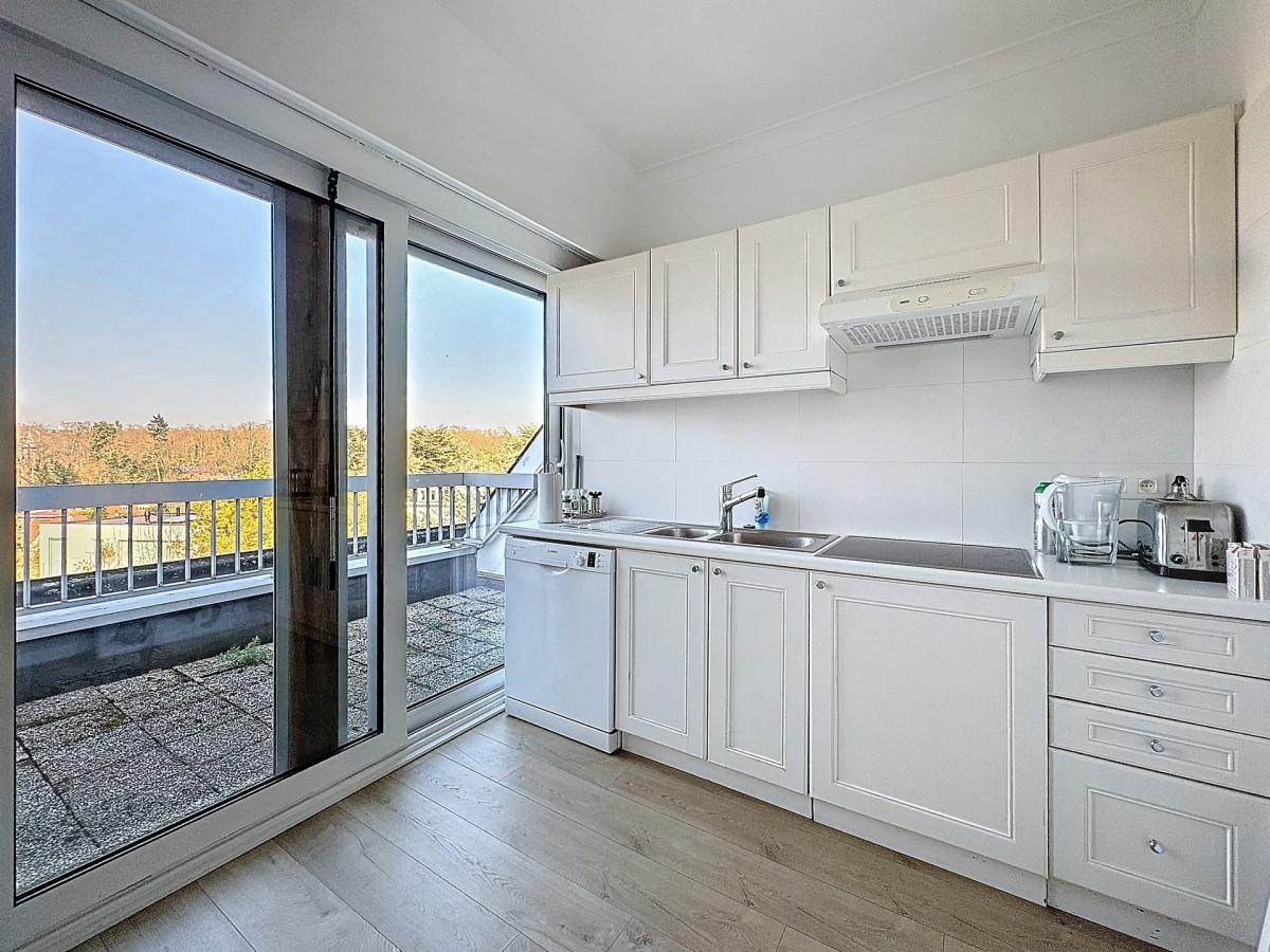 De Fré-Wolvendael, penthouse 85m² 2 ch + 3 terrasses 