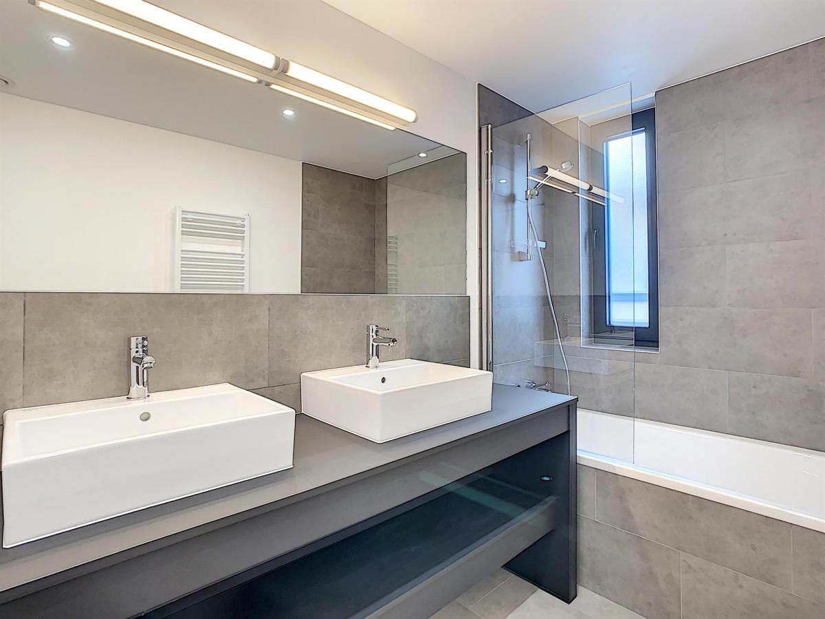 Cottages : Belle maison mitoyenne + terrasses + jardin