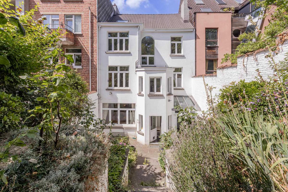 Etangs d'Ixelles: Hôtel de Maître avec 8 chambres et garage