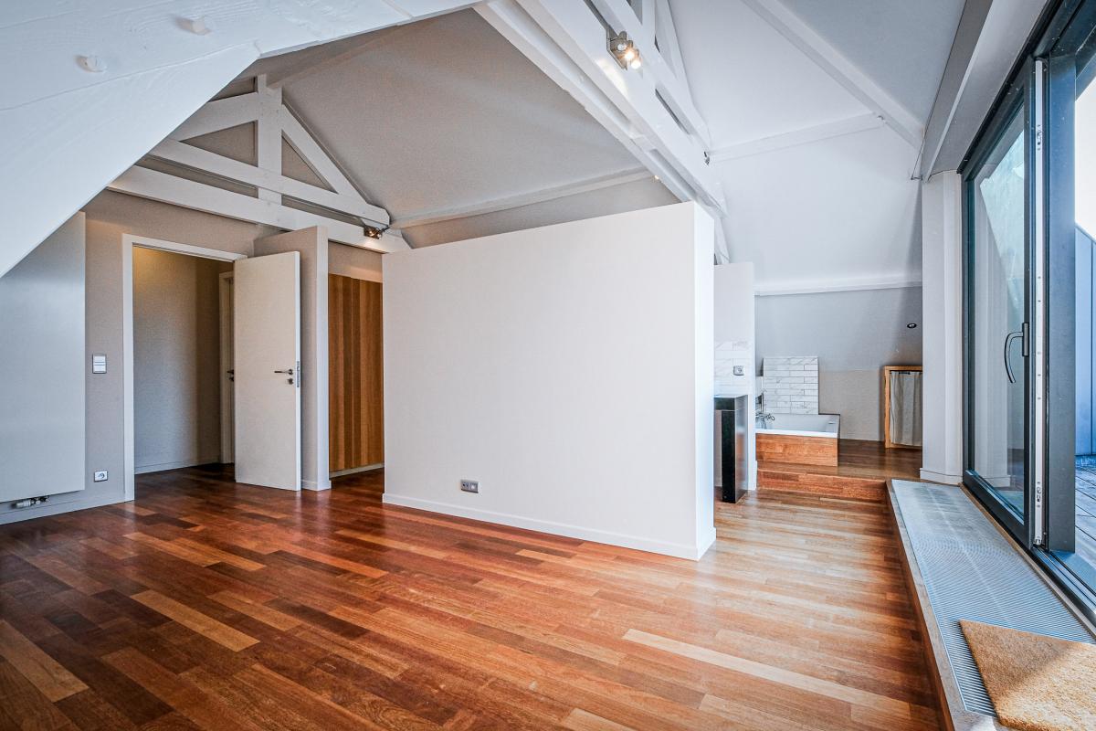 Lycée Français, magnifique loft de 220m² 3 ch et garage