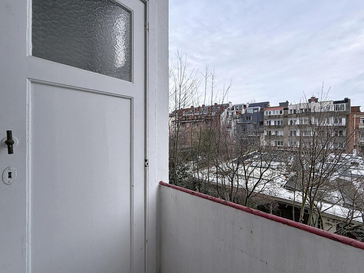 Pl. Brugmann / Châtelain : Bel appartement de caractère 