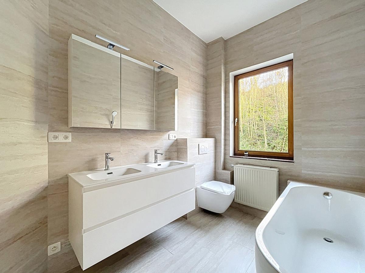 STALLE : Belle maison 3 chambres + jardin !