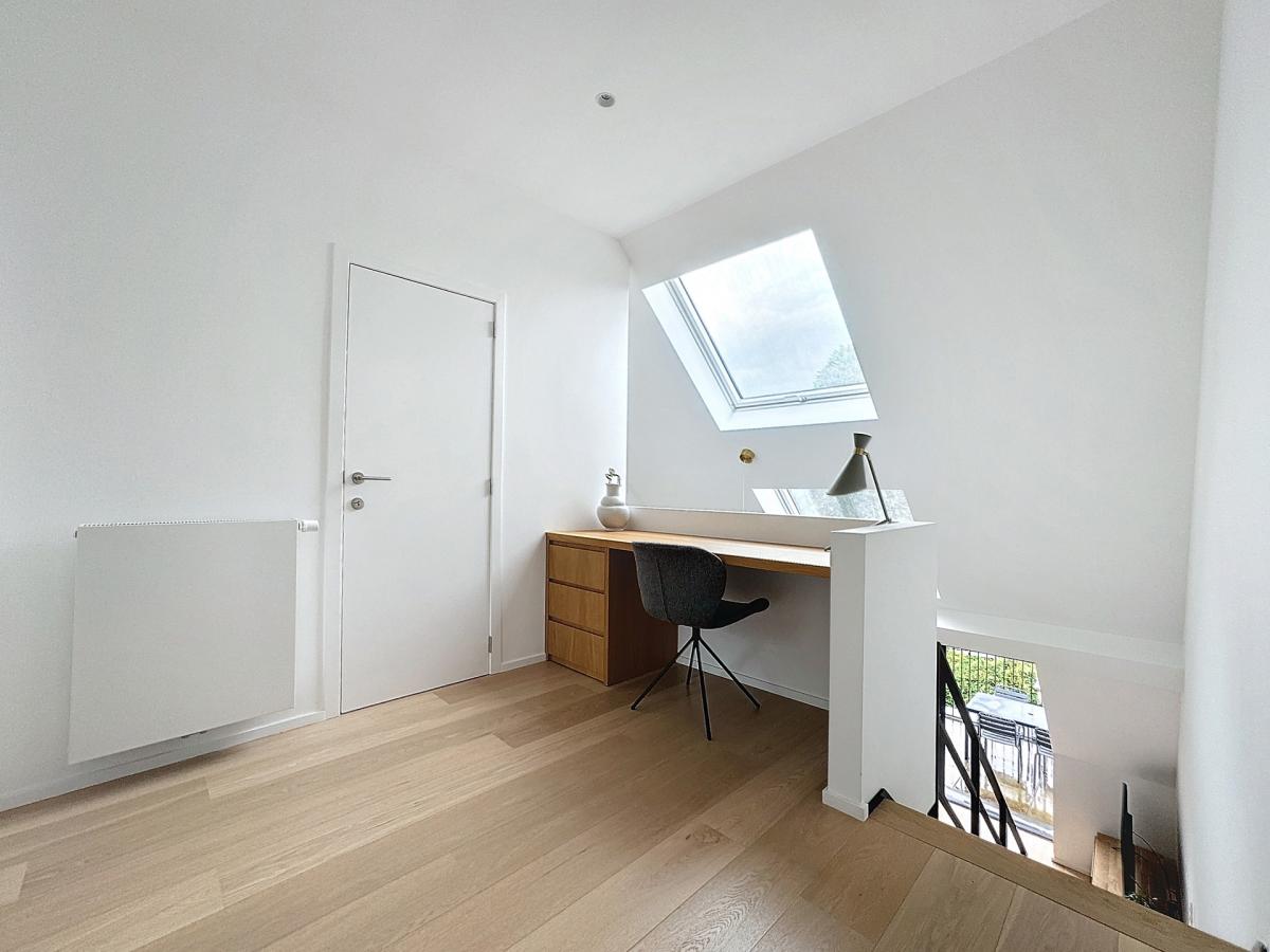 Bruxelles Centre : Joli duplex 2 chambres meublé + terrasse