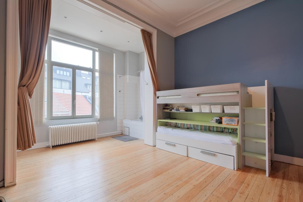 Quartier EU - Immeuble de 3 appartements à régulariser. 