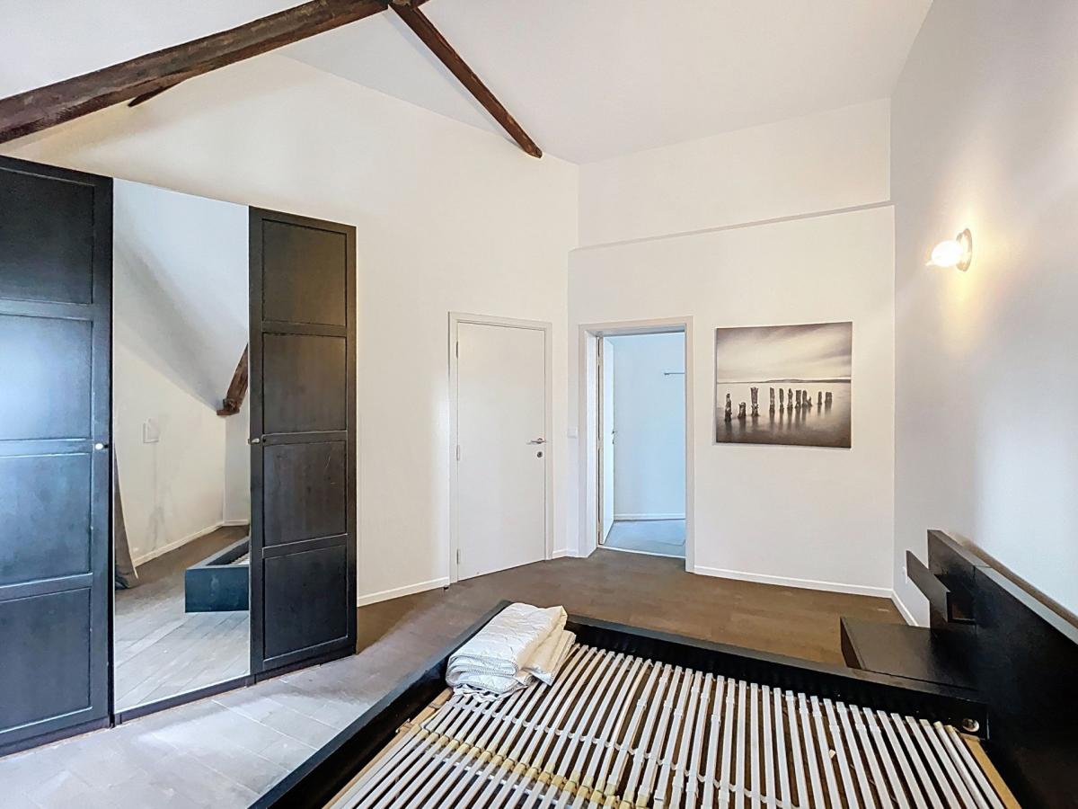 Congrès/Parc Royal : Super appartement 2 chambres meublé 