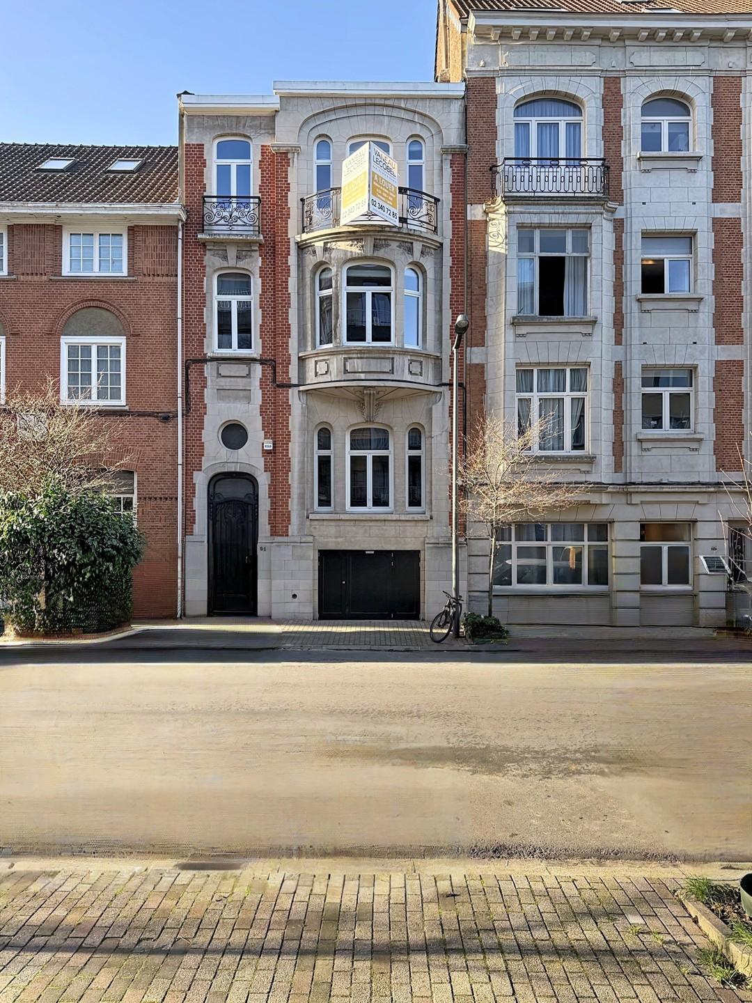 Place Brugmann : Somptueuse maison de Maître rénovée en 2022