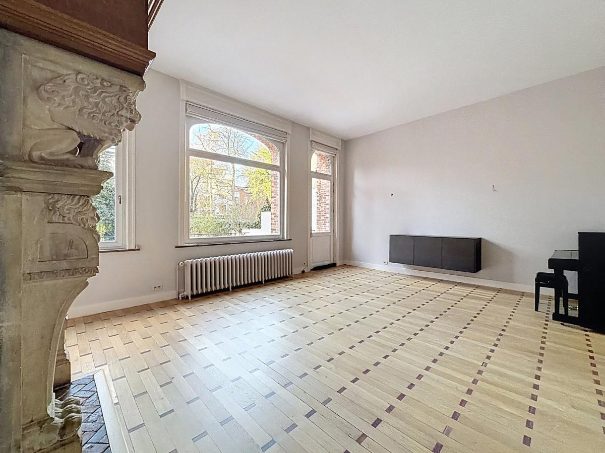 Place Brugmann : Somptueuse maison de Maître rénovée en 2022