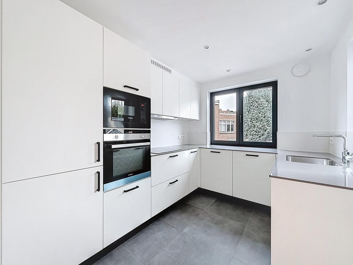 Vanderkindere : Beau duplex penthouse neuf + terrasse